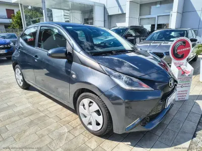 Brugt Toyota Aygo X-play 69 HK (50 kW) 2018 Grå Hatchback
