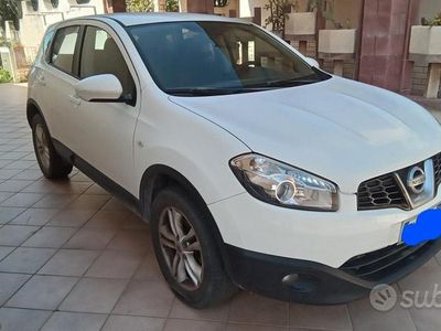 Usado Nissan Qashqai Acenta 131 HP (96 kW) 2012 Branco SUV