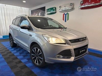 Usata Ford Kuga ST-Line 120 CV (88 kW) 2016 Grigio SUV