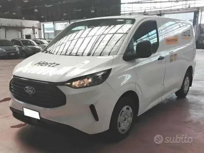Usata Ford Transit Custom Trend 136 CV (100 kW) 2024 Frozen white Furgone