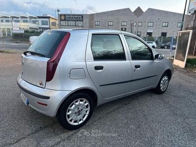 Usata Fiat Punto 60 CV (44 kW) 2009 Gray Utilitaria