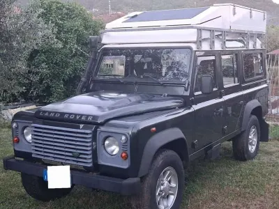 Usata Land Rover Defender SE 122 CV (89 kW) 2008 Verde Station wagon
