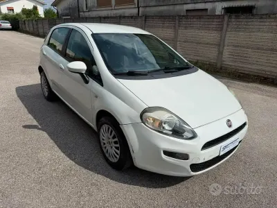 Usata Fiat Punto 69 CV (50 kW) 2013 Bianco Utilitaria