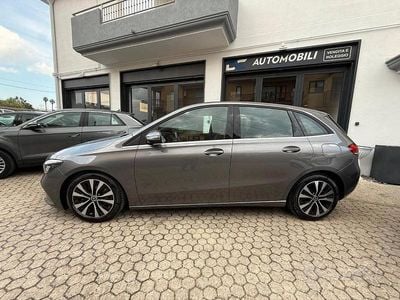 Usata Mercedes B180 116 CV (85 kW) 2021 Grigio Monovolume