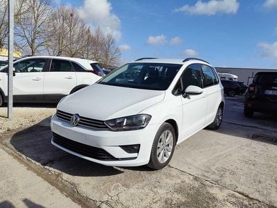 Usata VW Golf Sportsvan 110 CV (80 kW) 2016 Bianco Monovolume