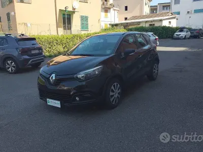 Usata Renault Captur 90 CV (66 kW) 2015 Nero SUV