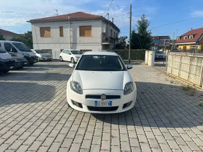 Usata Fiat Bravo Dynamic 90 CV (66 kW) 2010 Bianco Utilitaria