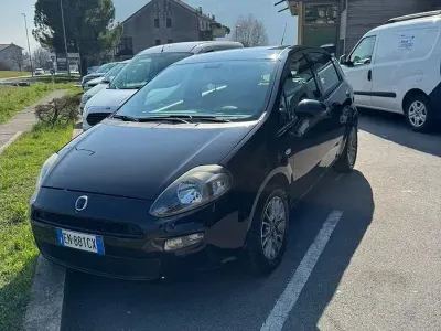 Usata Fiat Punto 85 CV (62 kW) 2012 Nero Utilitaria
