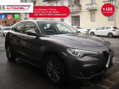 Usata Alfa Romeo Stelvio Business 210 CV (154 kW) 2017 Grigio scuro SUV