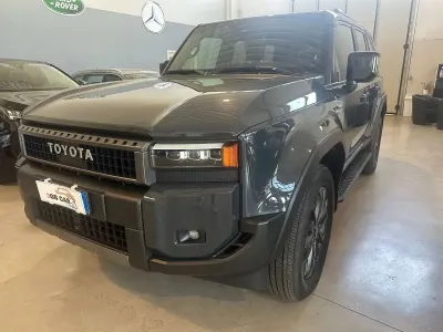 Usata Toyota Land Cruiser Lounge 204 CV (150 kW) 2025 Scuro pastello SUV