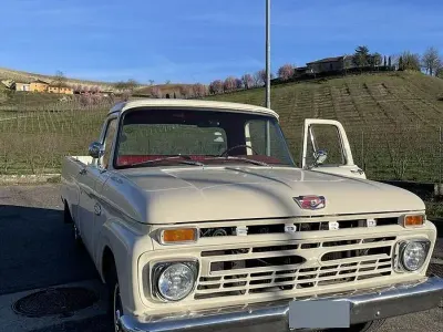 Usata Ford V8 1960 Bianco