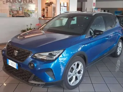 Usata Seat Arona FR 116 CV (85 kW) 2025 Blu zaffiro SUV
