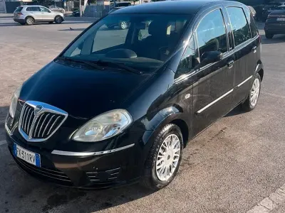 Usata Lancia Musa 90 CV (66 kW) 2010 Nero Monovolume