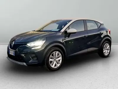Usata Renault Captur Equilibre 143 CV (105 kW) 2023 Blu marine/tetto bianco SUV