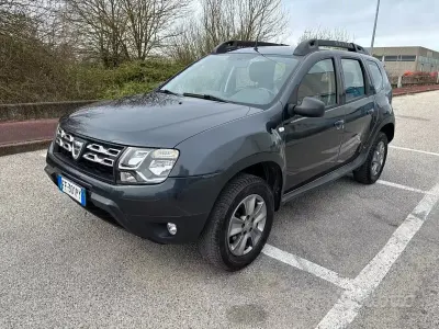 Usata Dacia Duster Black Shadow 114 CV (83 kW) 2016 Grigio SUV