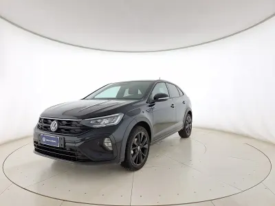 Usata VW Taigo R-line 110 CV (80 kW) 2023 Deep black perlato SUV