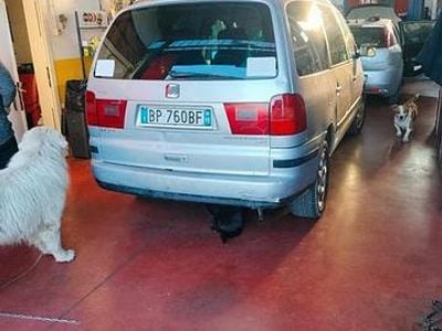 Begagnad Seat Alhambra 116 HK (85 kW) 2000 Grå Minibuss