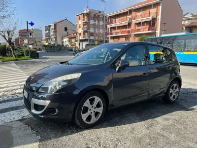 Usata Renault Scénic III 110 CV (80 kW) 2011 Monovolume