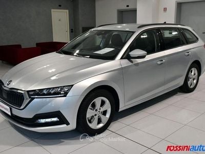Usata Skoda Octavia Executive 116 CV (85 kW) 2022 Argento Station wagon