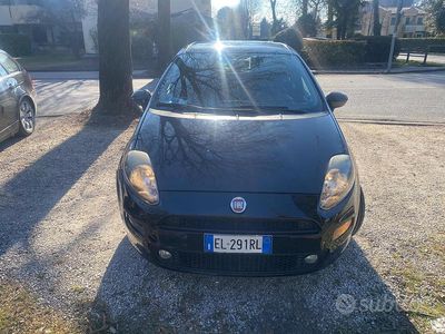 Usata Fiat Grande Punto Dynamic 75 CV (55 kW) 2011 Nero Utilitaria