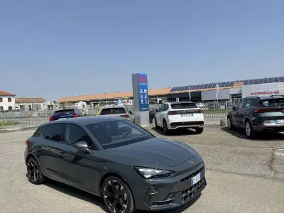 Usata Cupra Leon 150 CV (110 kW) 2025 Fiord blue Berlina