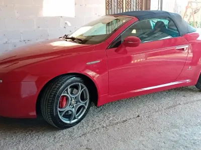Usata Alfa Romeo Spider 170 CV (125 kW) 2011 Rosso Cabrio