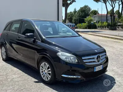 Usata Mercedes B200 Executive 156 CV (114 kW) 2014 Nero Utilitaria