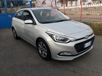 usata Hyundai i20 5P-1100 crdi-full-km 103000-2015