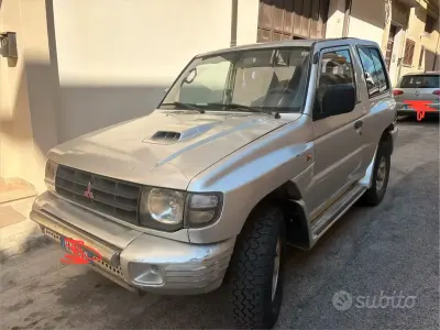Usata Mitsubishi Pajero 115 CV (84 kW) 2002 Grigio SUV