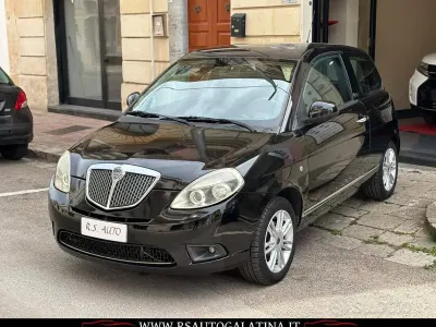 Usata Lancia Ypsilon 75 CV (55 kW) 2011 Nero Utilitaria