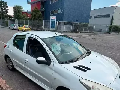 Usata Peugeot 206 88 CV (64 kW) 2012 Bianco Berlina