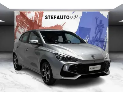 Nuova MG MG3 Luxury 102 CV (75 kW) 2026 Grigio silver Utilitaria
