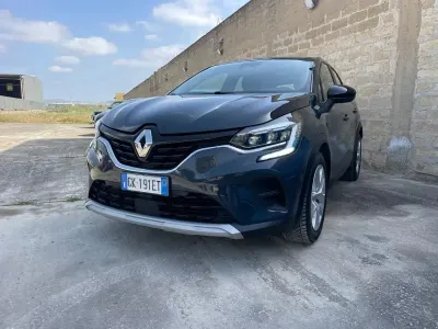 Usata Renault Captur Techno 142 CV (104 kW) 2022 Blu SUV