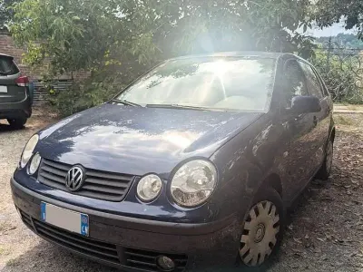 Usata VW Polo 64 CV (47 kW) 2005 Blu Utilitaria