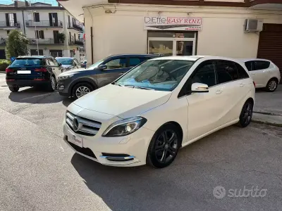 Usata Mercedes B200 Premium 136 CV (100 kW) 2013 Bianco Utilitaria