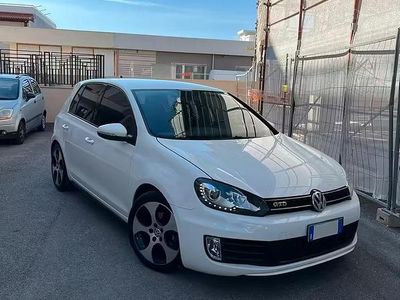 Usata VW Golf VII 105 CV (77 kW) 2012 Bianco Berlina