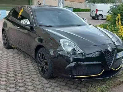 Usata Alfa Romeo Giulietta Distinctive 140 CV (102 kW) 2010 Nero Utilitaria