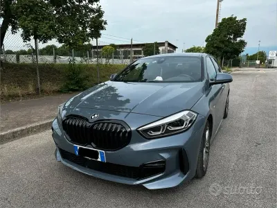 Usata BMW 118 Efficient Dynamics 150 CV (110 kW) 2023 Grigio Utilitaria