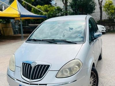 Usata Lancia Musa Platinum 95 CV (69 kW) 2011 Grigio Monovolume