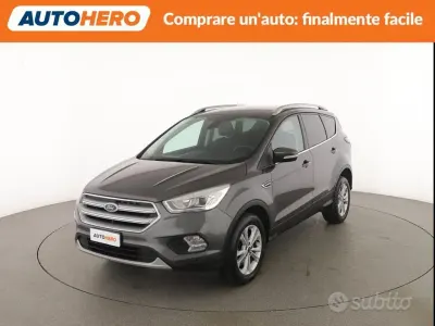 Usata Ford Kuga 120 CV (88 kW) 2018 Grigio SUV