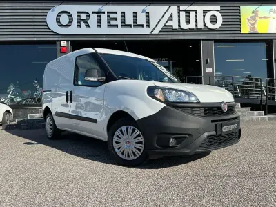 Usata Fiat Doblò Business 90 CV (66 kW) 2022 Bianco Monovolume
