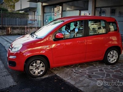 Usata Fiat Panda Lounge 69 CV (50 kW) 2018 Rosso Utilitaria