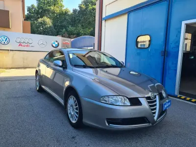 Usata Alfa Romeo GT 150 CV (110 kW) 2008 Grigio medio Coupé