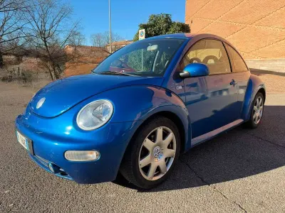 Usata VW New Beetle 90 CV (66 kW) 2002 Blu/azzurro Utilitaria