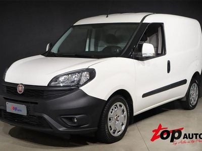 Usata Fiat Doblò 105 CV (77 kW) 2022 Bianco Monovolume
