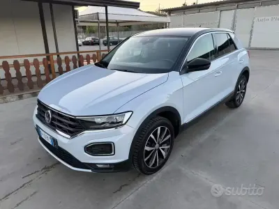 Usata VW T-Roc Advance 116 CV (85 kW) 2018 Bianco SUV