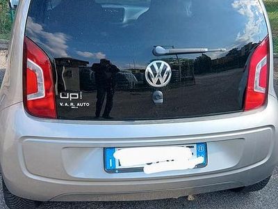 Argento Usata 2015 VW up! CLUB Utilitaria | 9000 € (Buon prezzo)