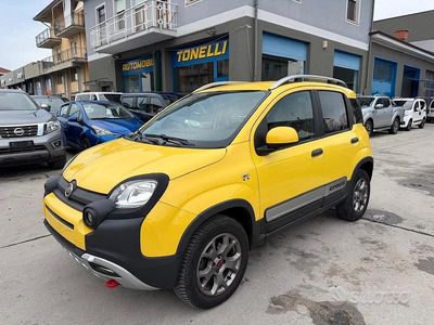 Usata Fiat Panda 4x4 S 95 CV (69 kW) 2016 Giallo Utilitaria