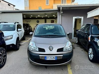 Usata Renault Modus Expression 75 CV (55 kW) 2010 Grigio Monovolume