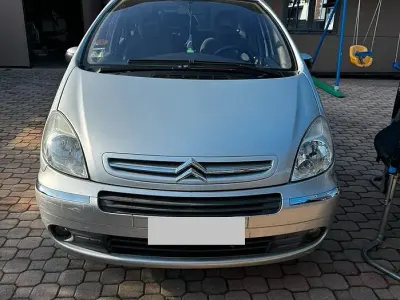 Usata Citroën Xsara Picasso 109 CV (80 kW) 2006 Grigio Monovolume